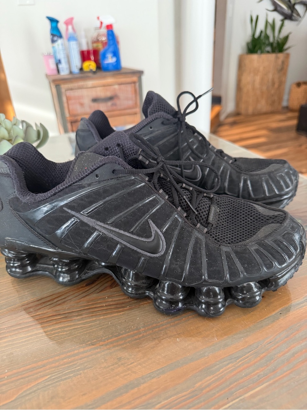 Nike Men’s Black Shox Running Shoes 11B